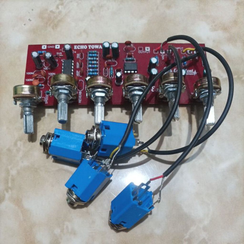 digital echo 4mic repeater plus kabel soketl mic SH 127