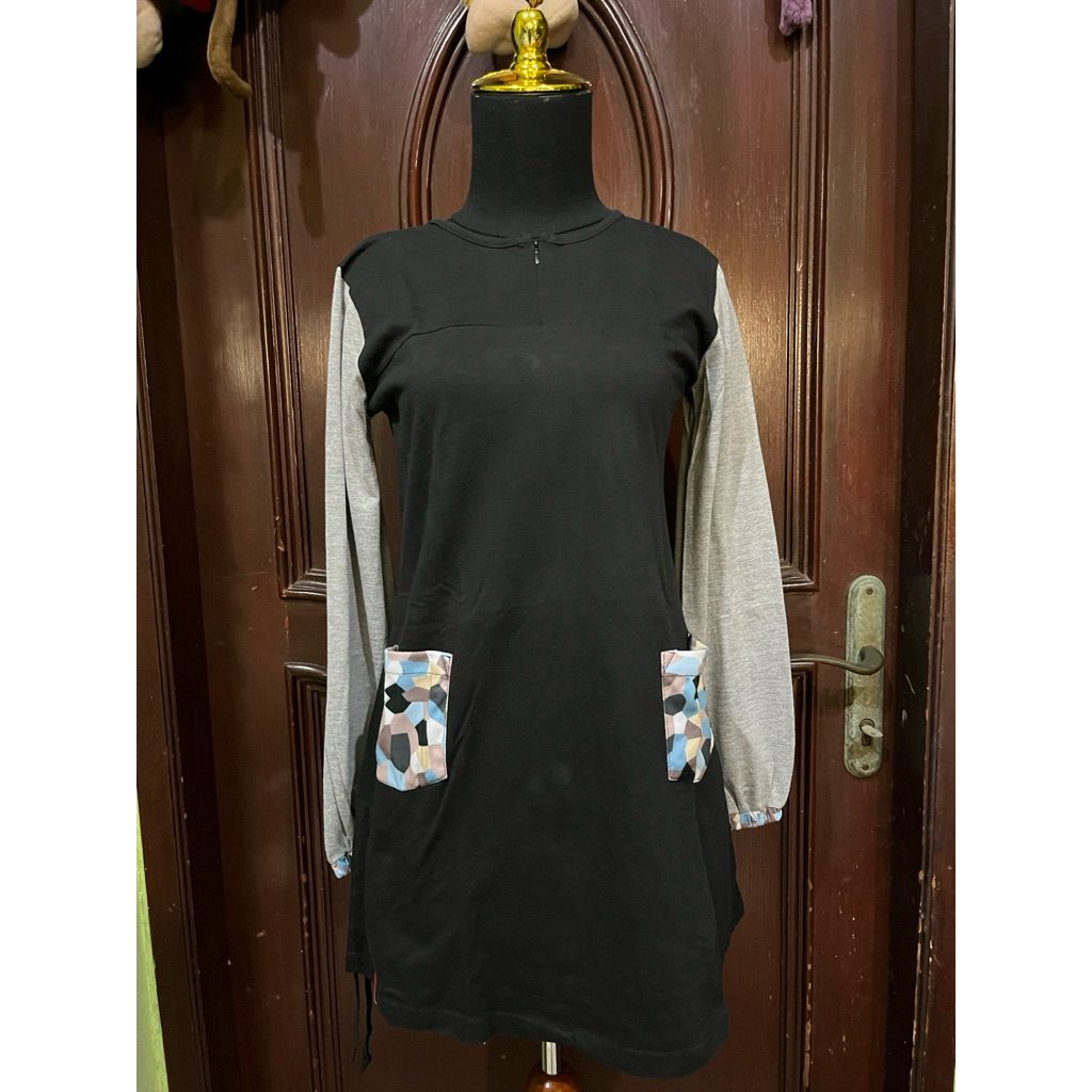 PRELOVED Kaos Shafa Marwa Hitam Kantong S