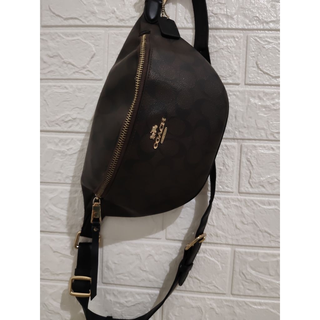 Preloved Waist bag coach signature
