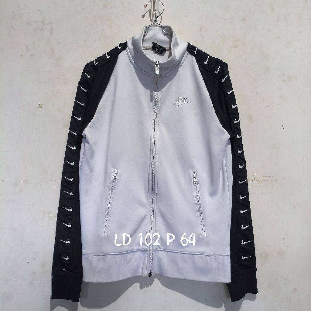 tracktop nike taped putih hitam