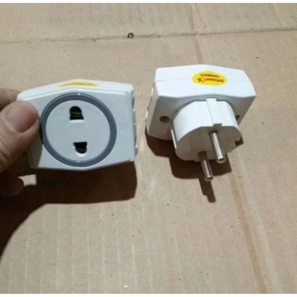 Colokan Steker T mini / multi cabang 3 dengan tempat 3 colokan