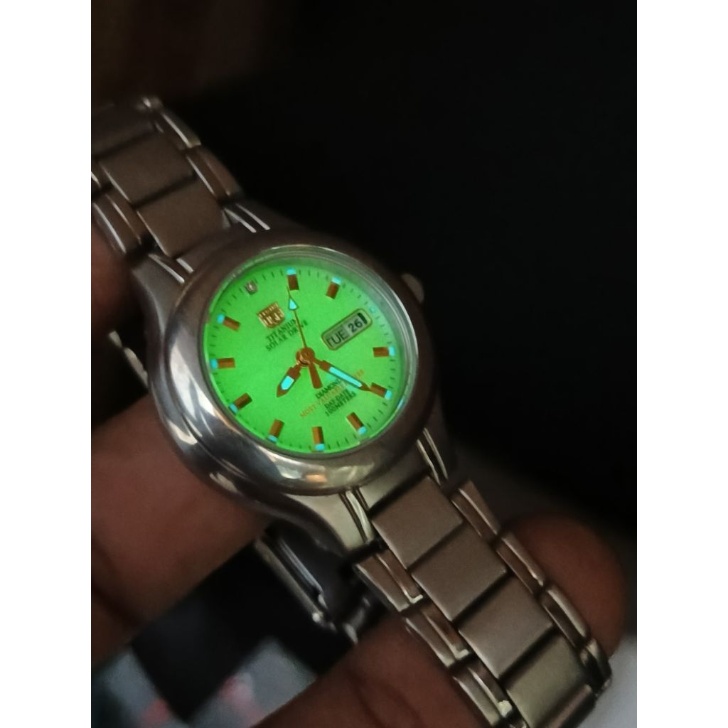 jp523 Jam tangan wanita ELGIN USA Titanium solar tech
