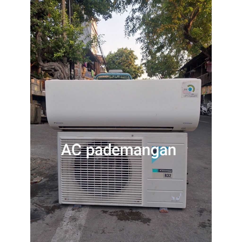 AC Daikin Inverter 1 PK R 32 SECOND + pasang (free ongkir se-jabotabek)