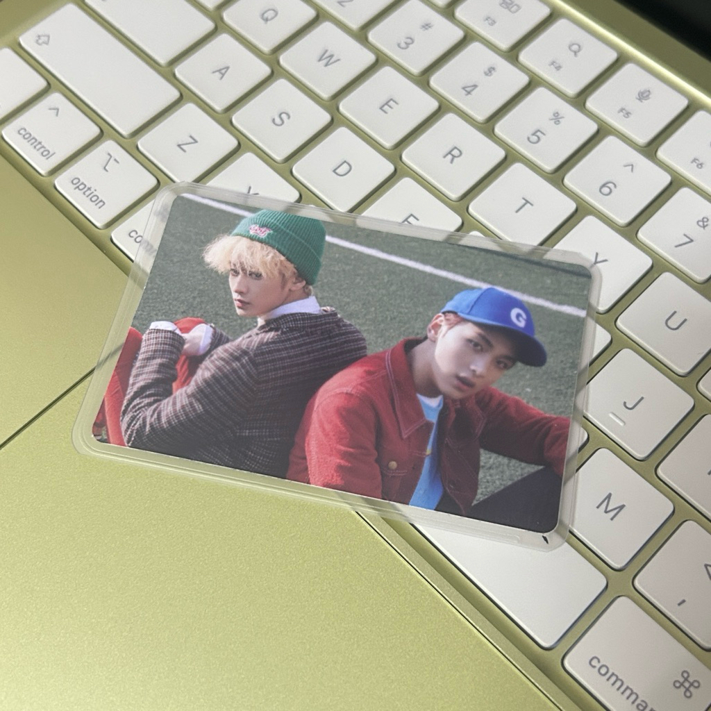 lip markhyuck mfal sticker
