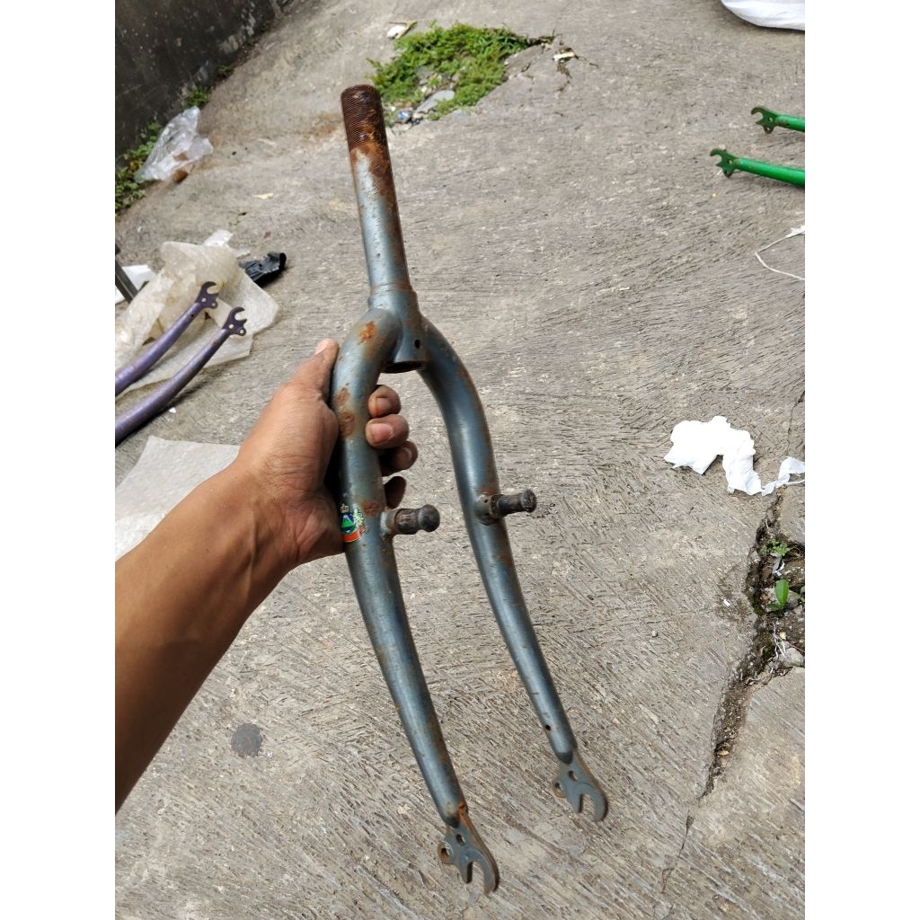 FORK SEPEDA RIGID BAN 20" FUJIWARA STEERTUBE 13 CM drat standar cocok buat sepeda ban 20 Federal Lip
