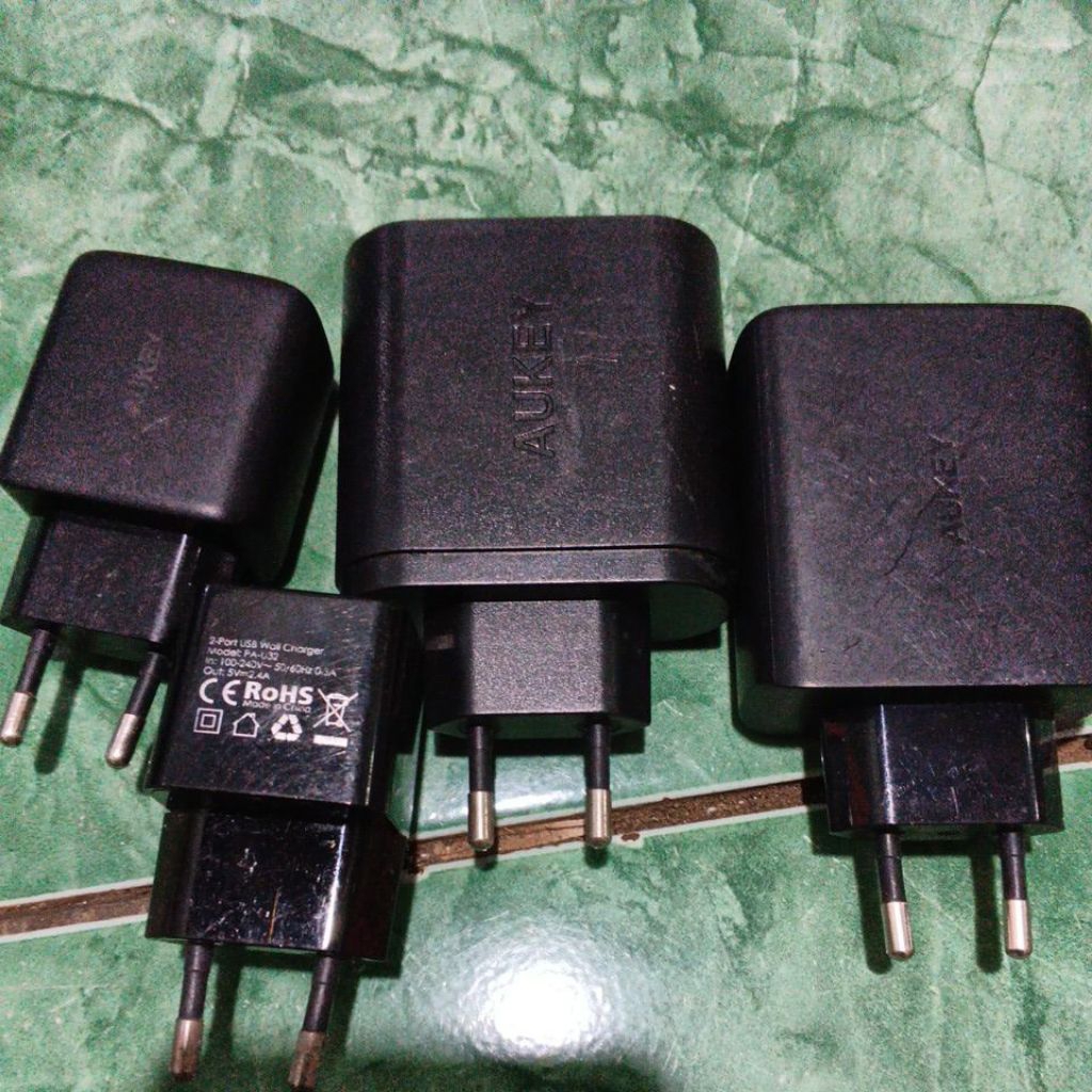 charger aukey original