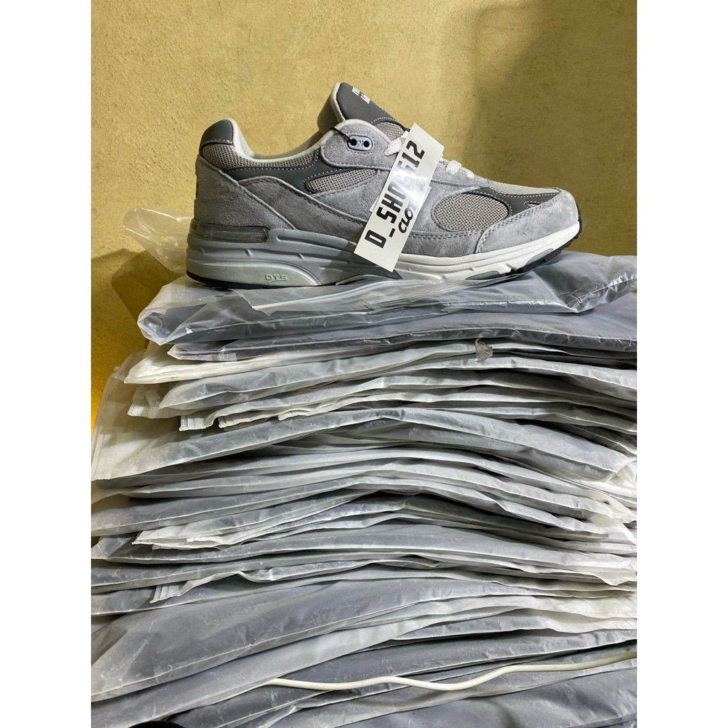 sepatu sneakers 993 grey/usa