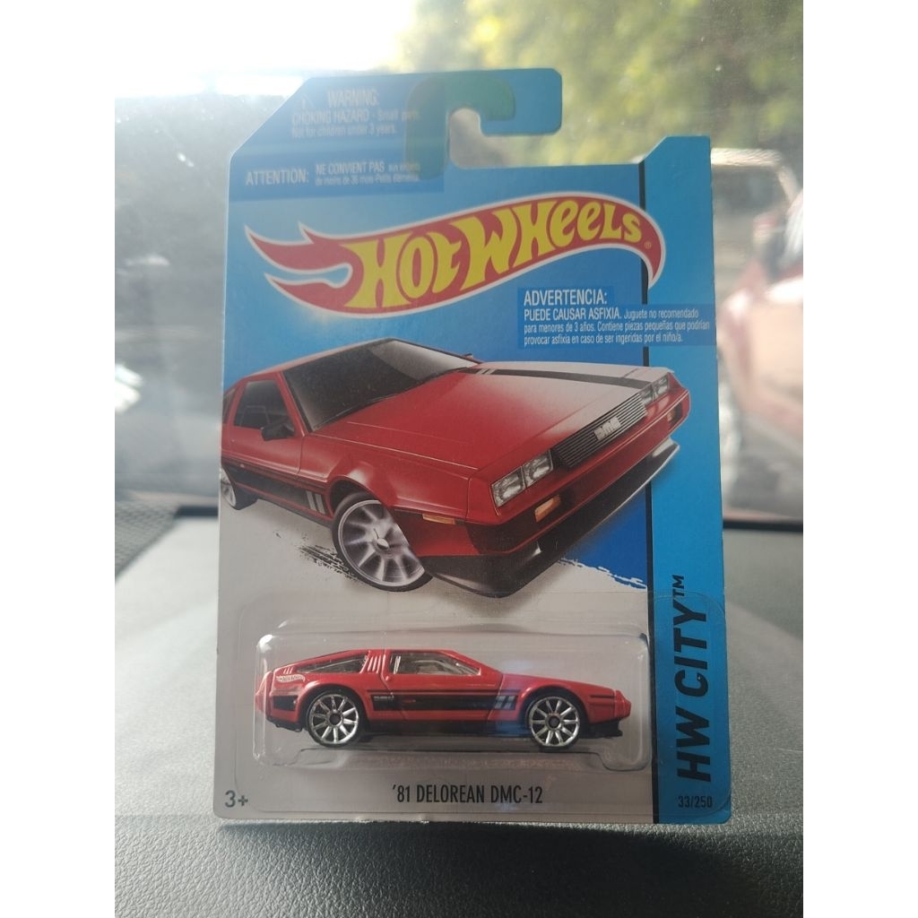 Hot Wheels 81 DMC-12 DeLorean Red HW City