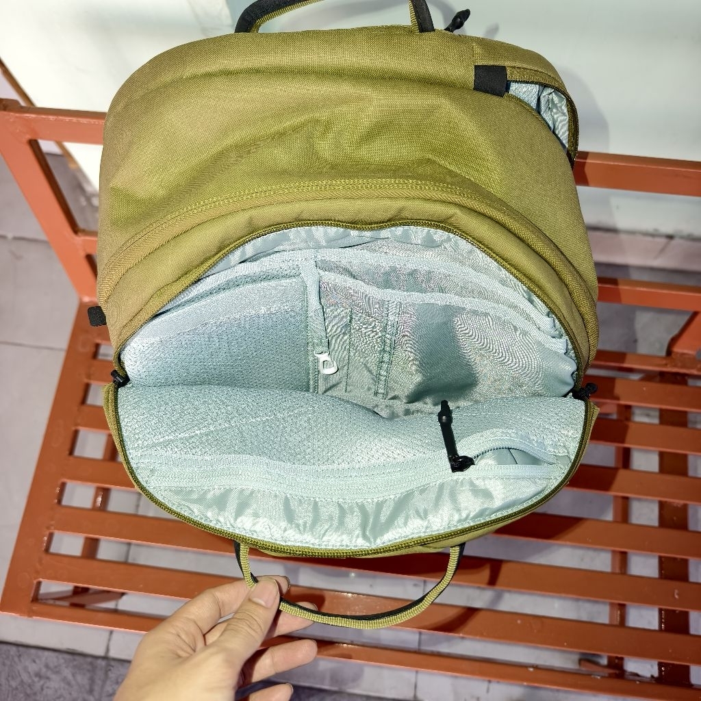 Travel Backpack Thule Aion 40L Tan - Preloved Condition Superb