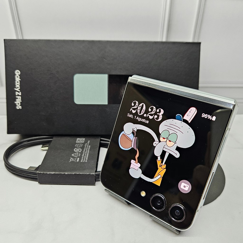 Samsung Galaxy Z Flip 5 8/256GB Mint Like New SEIN Resmi Second