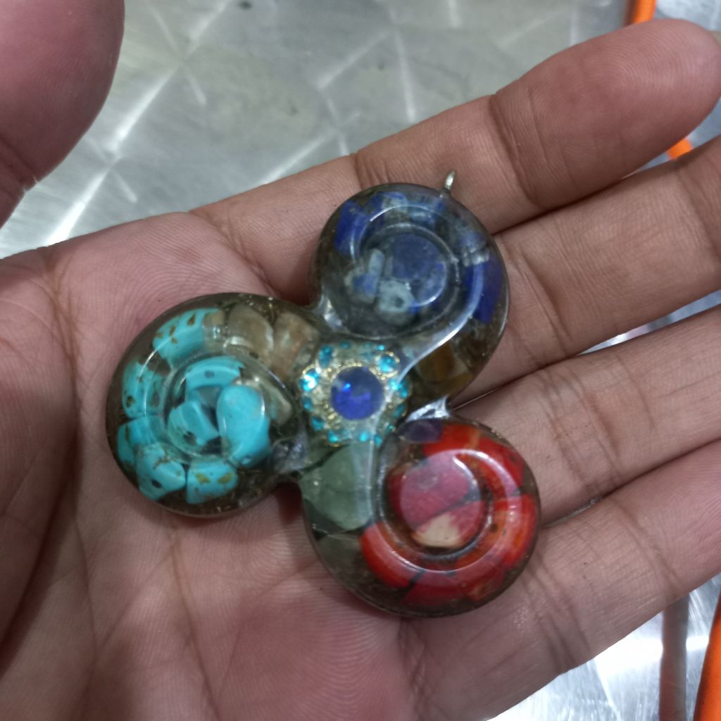 orgonite liontin