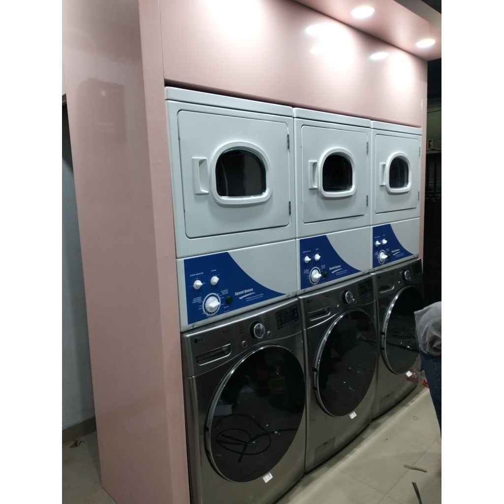 3 set mesin laundry self service Mesin cuci lg 20kg dan  mesin pengering speed queen 15 kg