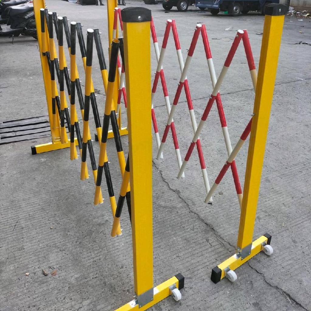 Expandable Barrier Barrier Lipat Kuning Hitam