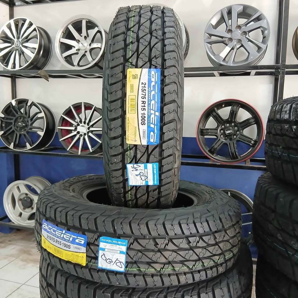 BAN MOBIL SEMI OFFROAD 215 75 R15 ACCELERA OMIKRON AT RING 15 215/75 R15