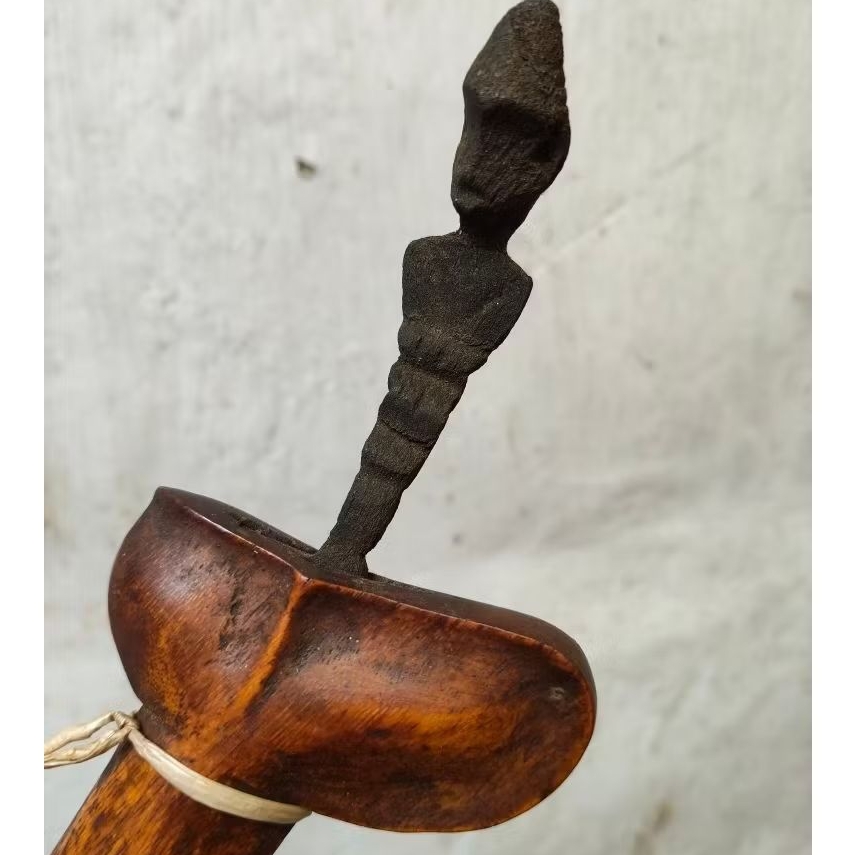 keris putut sajen kepala besar