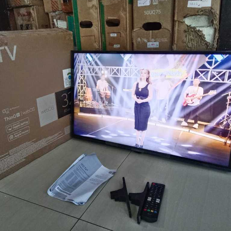 TV LED SMART 32INC LG BISA YOUTUBE WIFI DLL, KONDISI BEKAS MASIH SEGEL 163J6A