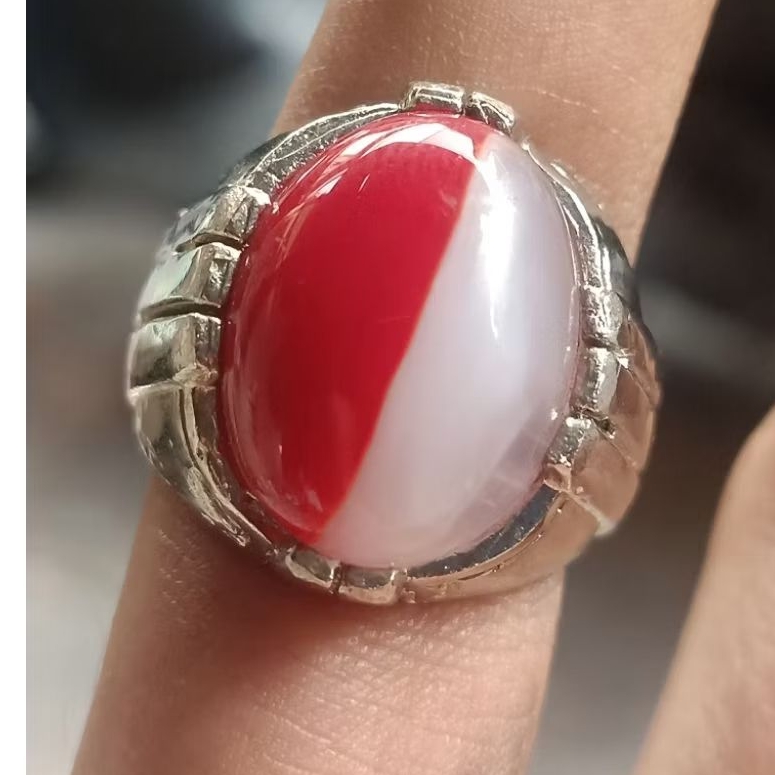 natural batu merah putih.