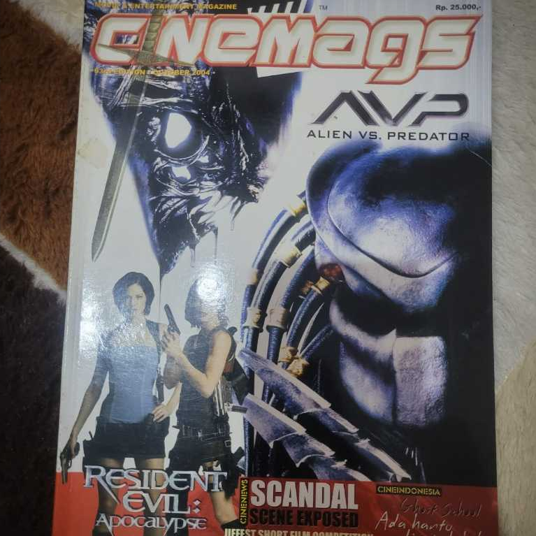 Majalah Cinemags Edisi 63 cover Film Alien VS Predator Bonus POSTER RANDOM