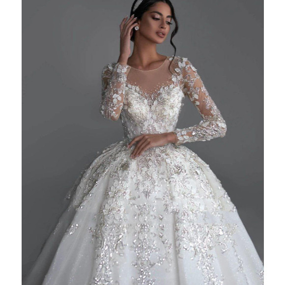 Wedding Dres Putih Lengan Panjang Dengan Taburan Payetan Bunga
