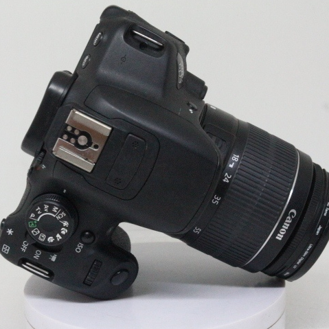 CANON 700D LENSA 18-55MM MULUS HITAM DOF layar bisa diputar   Kamera Bekas di Vividigital Surabaya  