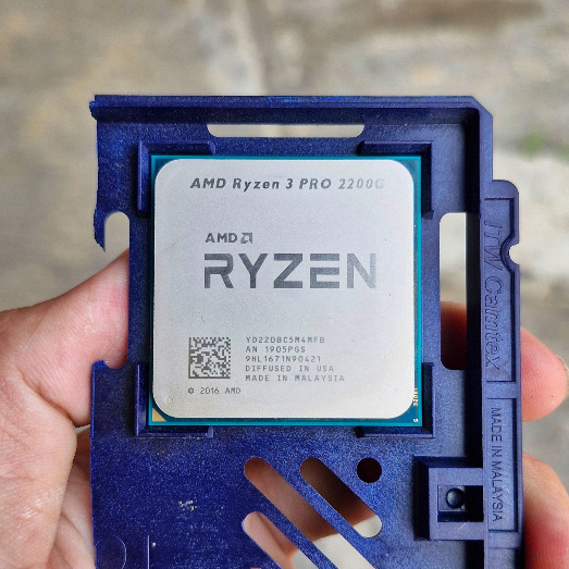 Processor AMD Ryzen 3 PRO 2200G 4 Cores 4 Threads 3.50-3.70GHZ IGPU Radeon Vega BUKAN RYZEN 3 2200G 