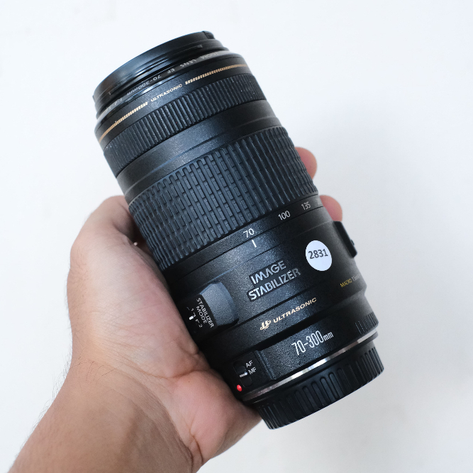 CANON 70-300MM IS USM SECOND MULUS CANON 70-300MM IS USM LENSA TELE SPOT BOLA CANON 70-300MM TELE