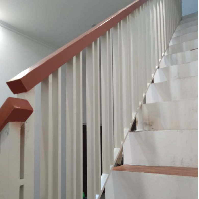 Railing Tangga Minimalis Besi ala Kayu Custom Desain Modern Rumah