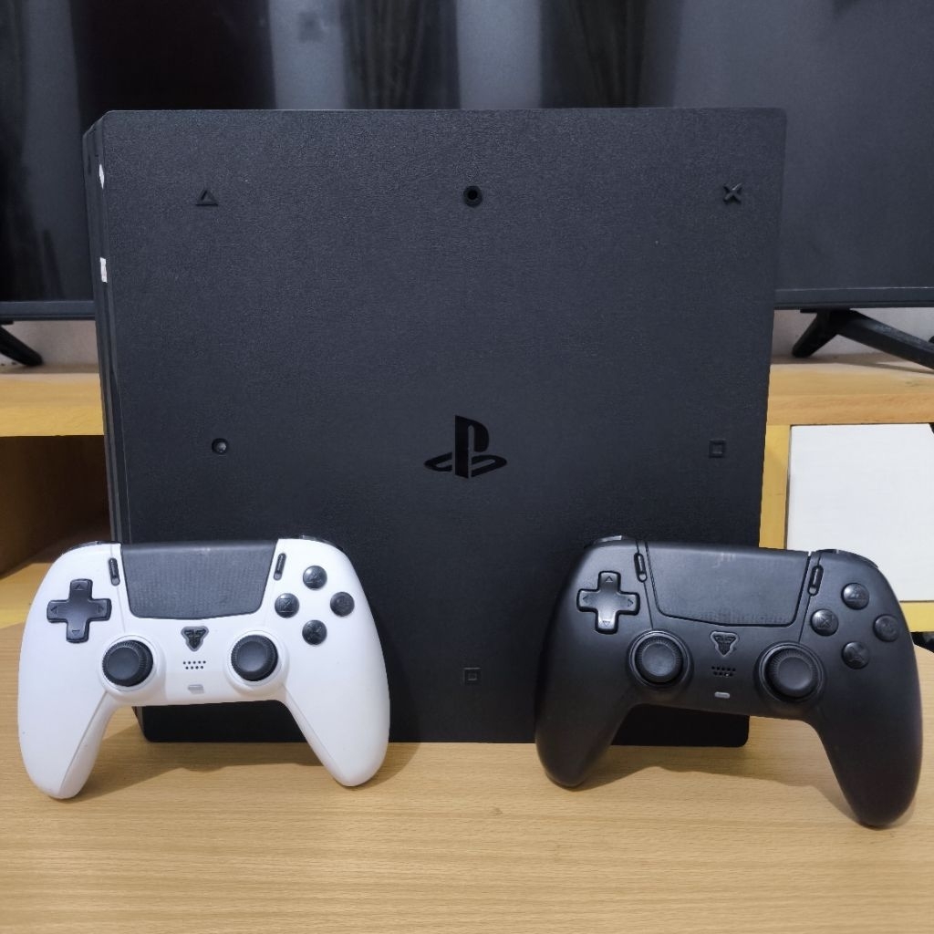 PS4 PRO CUH 7218B TERAWAT SUDAH SSD HEN 12.02