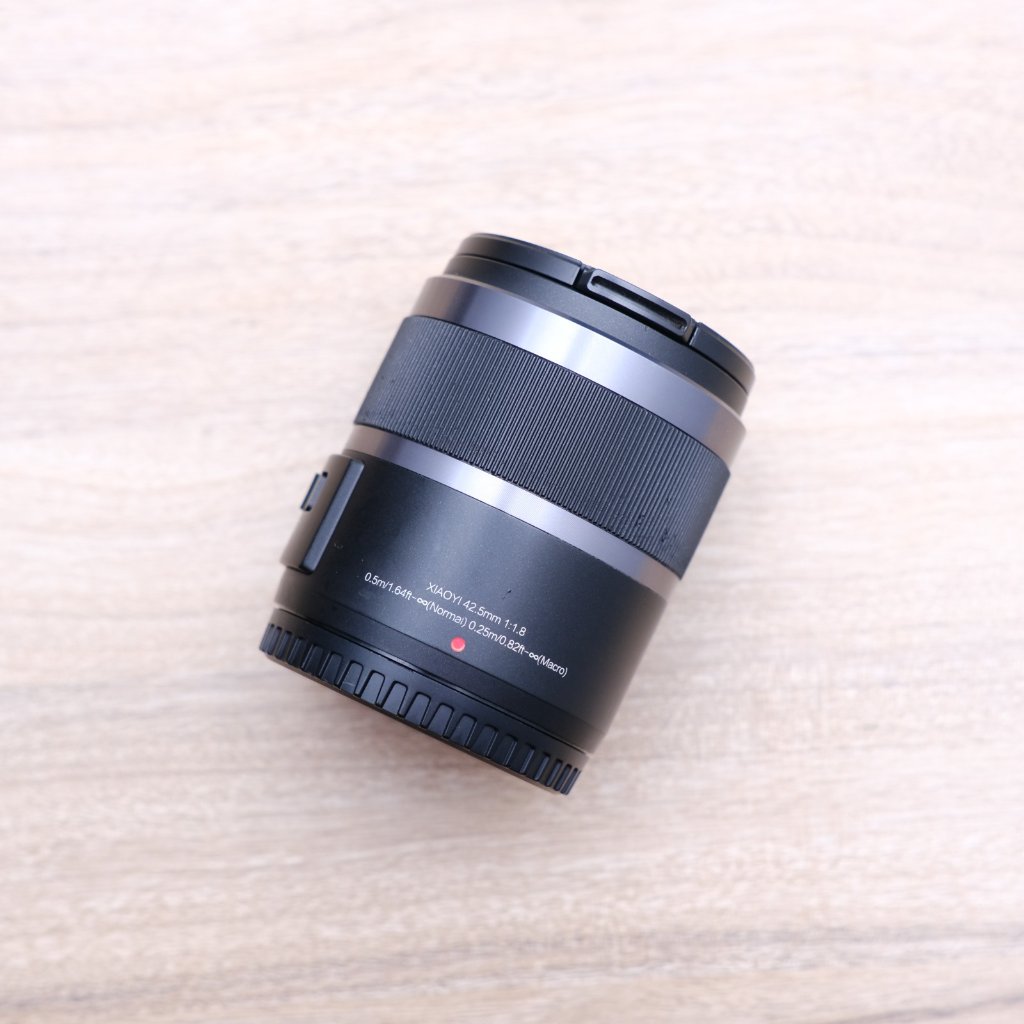 LENSA XIAOYI 42.5 MM F1.8 FOR LUMIX NO BOX