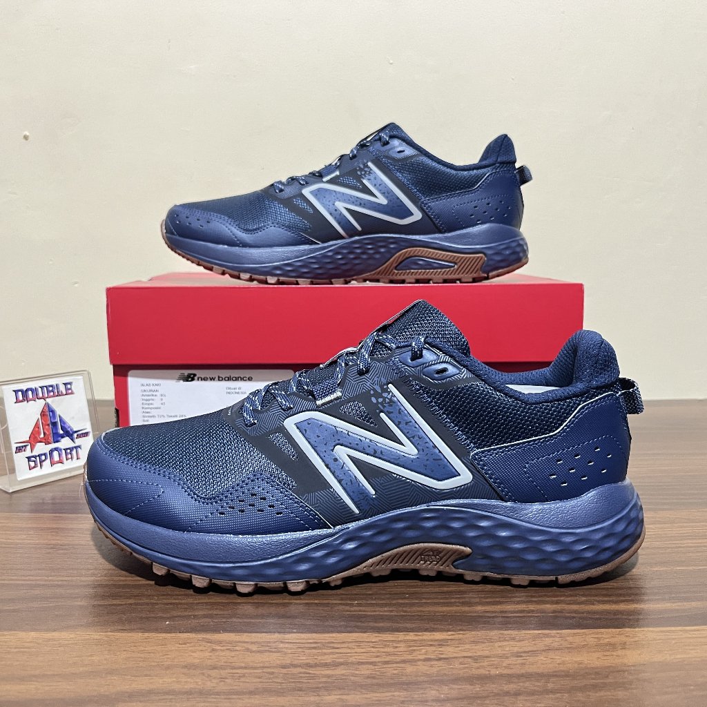 SEPATU TRAIL RUNNING PRIA NB 410 V8 DARK BLUE ORIGINAL