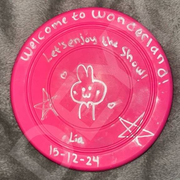 Frisbee Signed Lia JKT48 - Wonderland Event