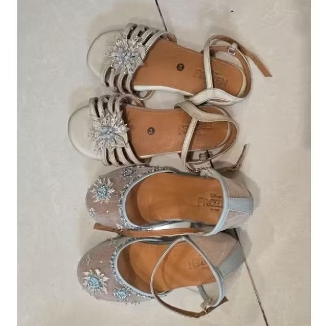 Preloved vaia kids frozen sandal size 34 set isi 2