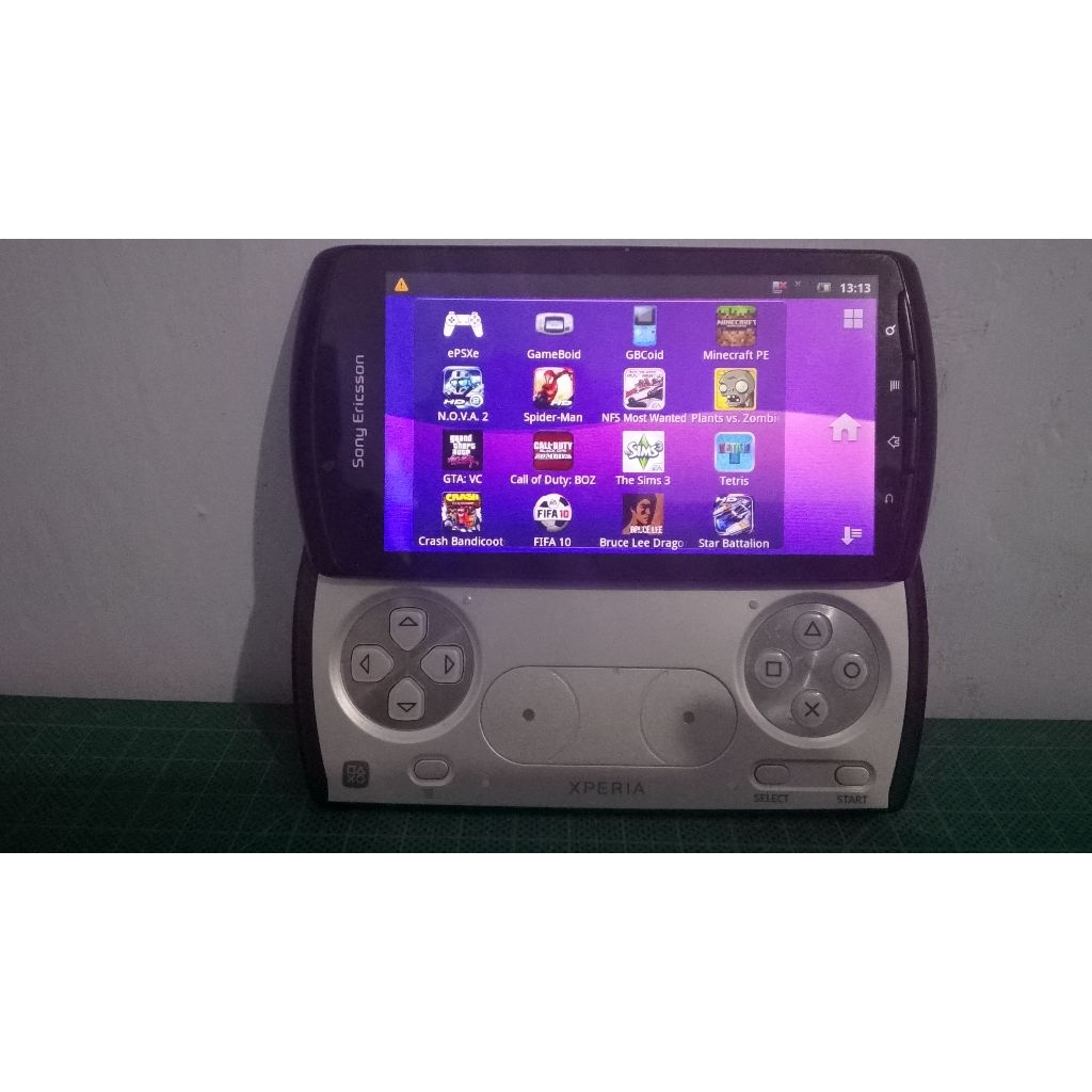 Sony Ericsson Xperia Play R800i | handphone gaming Sony jadul cocok untuk koleksi