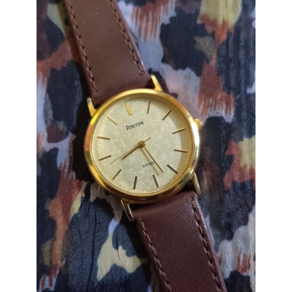 JAM TANGAN PRIA CITIZEN JUNCTION GOLD QUARTZ