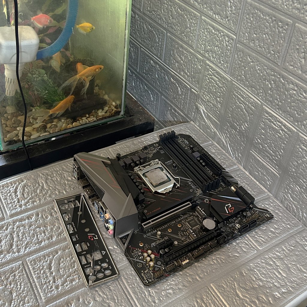 Mobo ASRock B365M Phantom Gaming 4 + i5 9400/ Normal Tested/ Unit Only