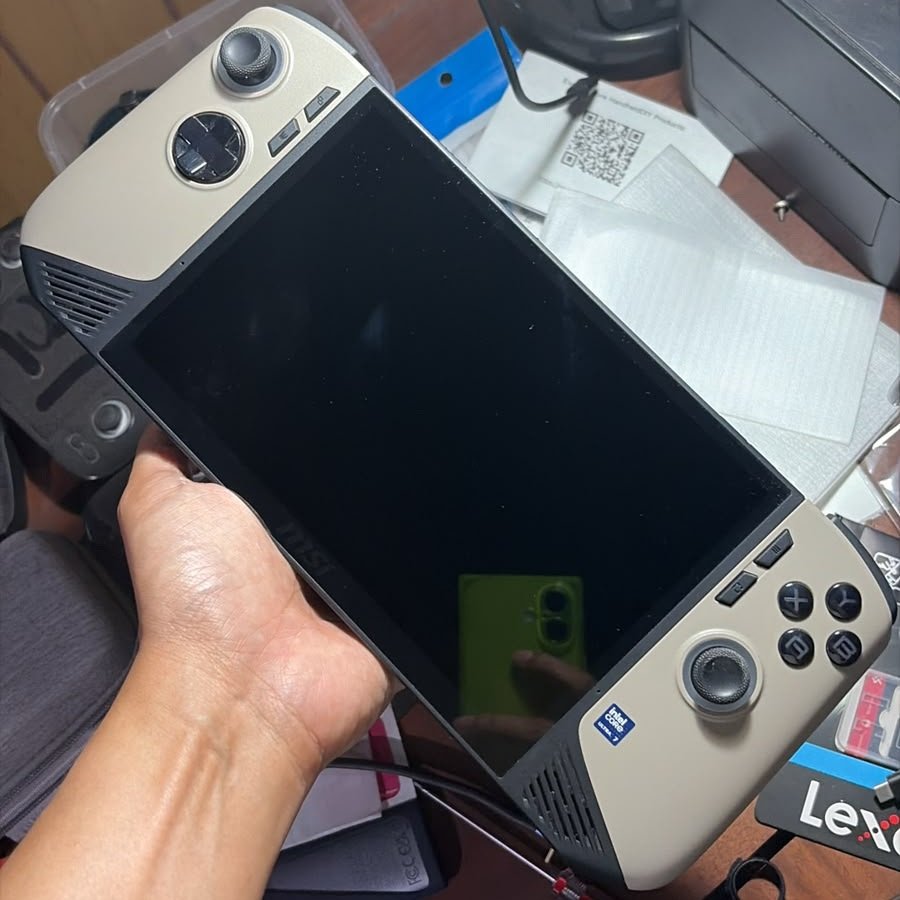 MSI Claw 8 AI+ Fullset Seken
