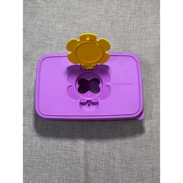 Tupperware - Kotak Makan Ungu Tutup Bentuk Bunga (PRELOVED)