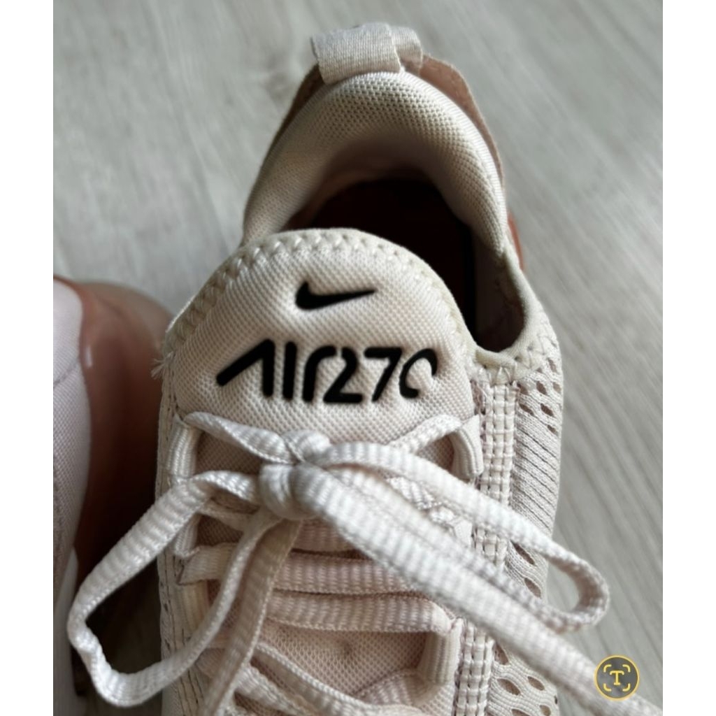 Nike Woman Air Max 270