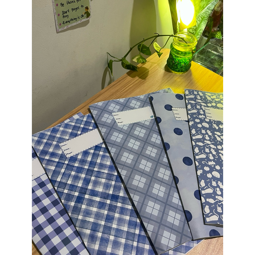 sampul buku tulis aesthetic biru