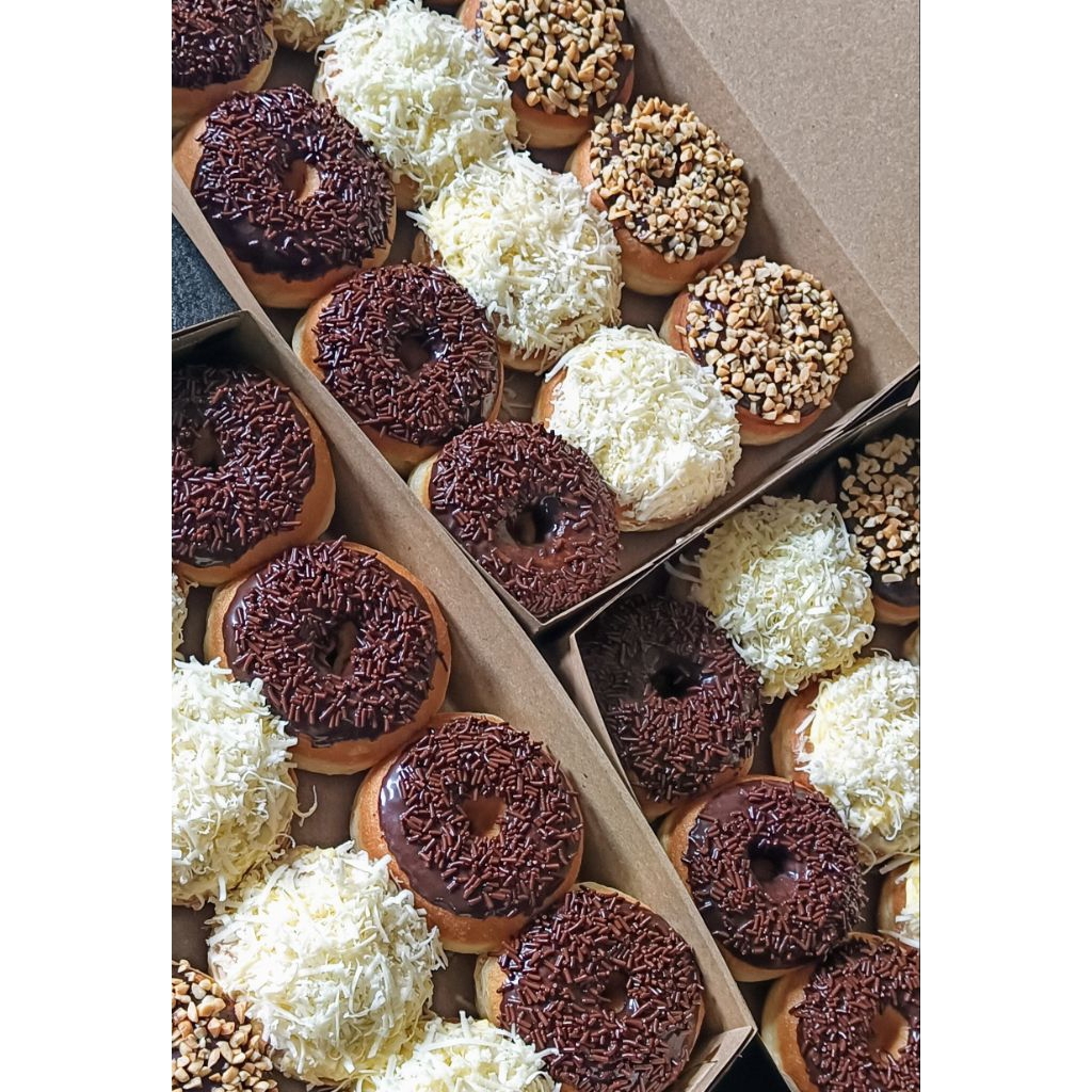 

Donat premium isi 12pcs