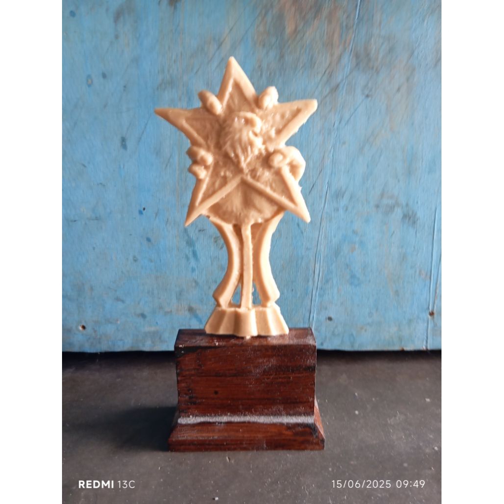 piala resin fibberglass untuk lomba burung