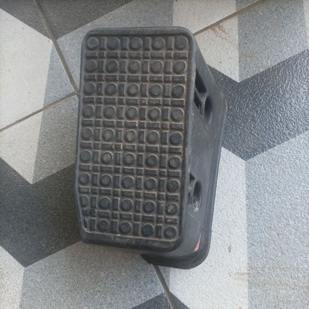 foot rest mitsubishi galant lele