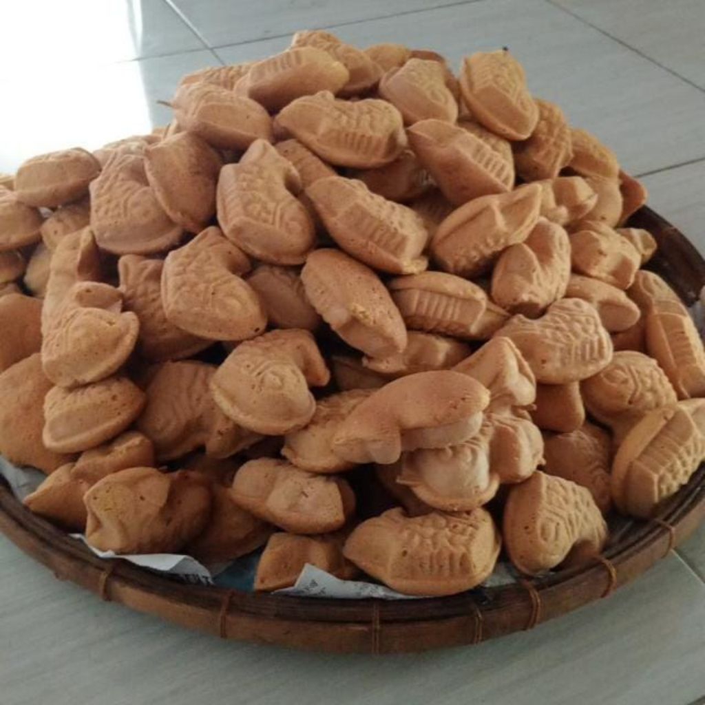 

bolu kering khas prawoto