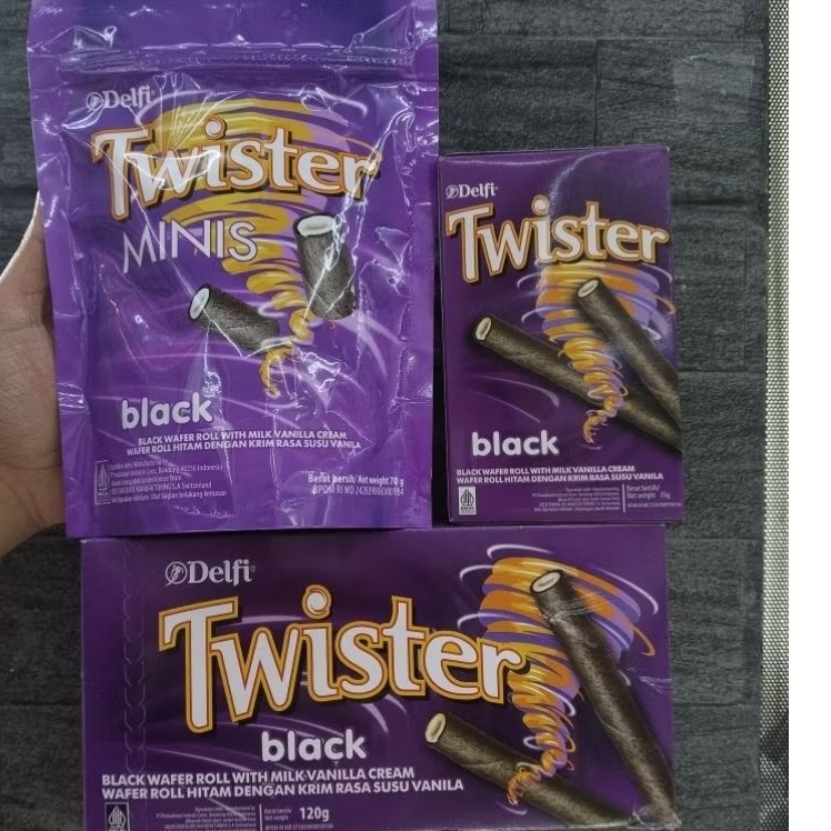 

Delfie Twisster Wafer roll with vanilla cream