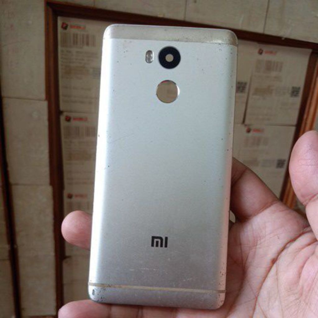 Backdoor tutup belakang Redmi 4 prime / 4 pro Bekas Original Copotan Sesuai foto apa adaya minus tom