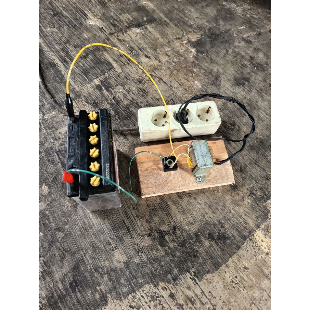 Alat cas aki motor kering/basah 12volt 2A charger aki motor/mobil travo charger aki travo charger ac