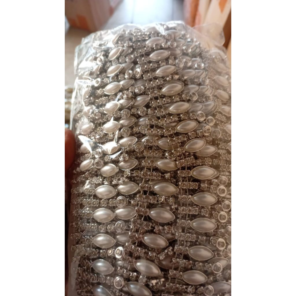 Ampirono_Mriki Per Rol Renda Rumbai Besar Meteran Aksesoris Diamond Rangkai Bahan Dasar Plastik