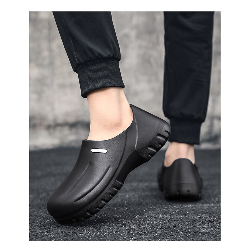 SEPATI KITCHEN ANTI -SLIP M-BOYA UJUNG BESI/CHEF SHOES M-BOYA ANTI SLIP&TAHAN AIR SAFETY ORI
