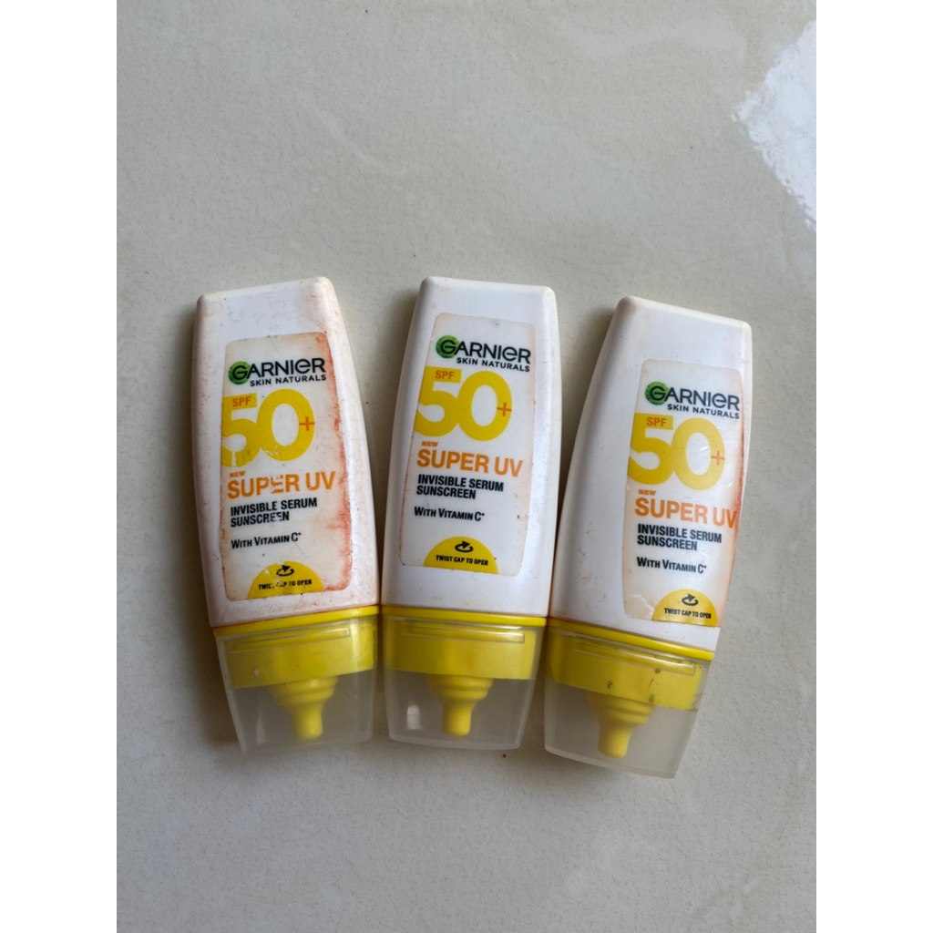 Garnier Super UV Invisible Serum Sunscreen SPF 50+ PA++++ Vitamin C Skin Care - 30ml (Sunblock Untuk