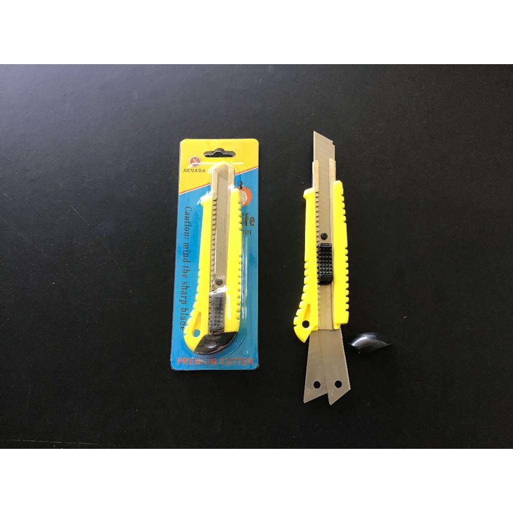 

Pisau Cutter Besar Nevada isi 1